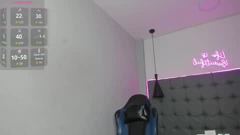 Snapshot of scarletcherry18 chatting on 04-20-26, 02:47 scarlet online show from 04-20-26, 02:47