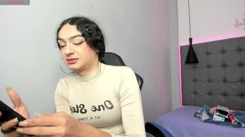 Snapshot of scarletcherry18 chatting on 05-24-26, 03:11 scarlet online show from 05-24-26, 03:11