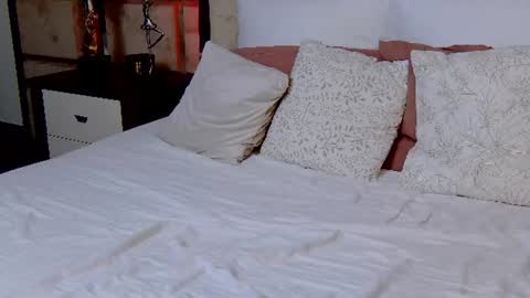 Snapshot of scarletclarkk chatting on 06-25-26, 05:56 Maia online show from 06-25-26, 05:56