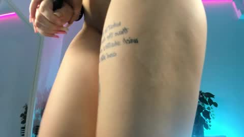Snapshot of scarletflameee chatting on 05-12-26, 06:21 Amira online show from 05-12-26, 06:21
