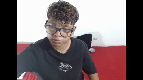 Snapshot of scarletfox__03 chatting on 02-12-26, 03:01 Scarletfox Fox online show from 02-12-26, 03:01