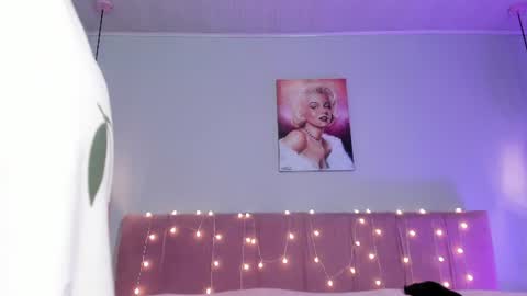 Snapshot of scarletgv chatting on 07-04-26, 08:31 Scarlet online show from 07-04-26, 08:31