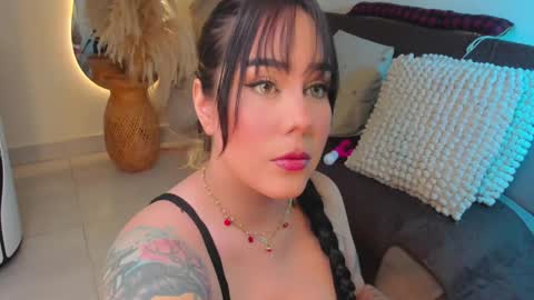 Scarleth... but not Scarleth Johansson. online show from 03-08-25, 01:39