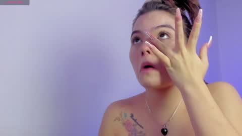 Snapshot of scarleth_owens1 chatting on 12-28-24, 01:08 online show from 12-28-24, 01:08