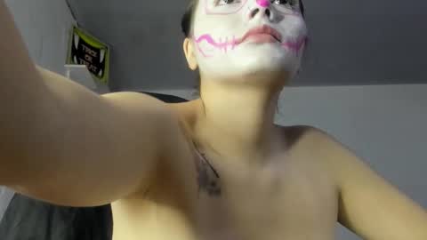 Snapshot of scarleth_owens1 chatting on 10-24-25, 02:30 online show from 10-24-25, 02:30