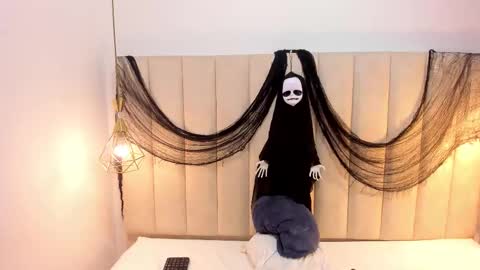 scarlethill_ online show from 10-22-25, 03:23