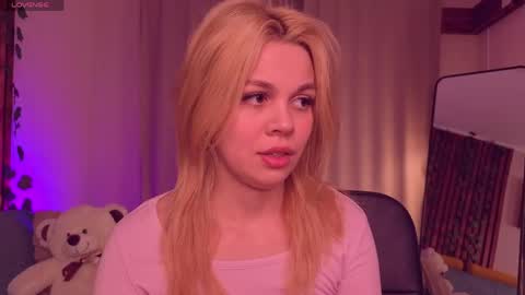Snapshot of scarletmarney chatting on 05-04-26, 03:13 scarletmarney online show from 05-04-26, 03:13