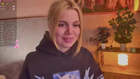 Snapshot of scarletmarney chatting on 05-14-26, 03:30 scarletmarney online show from 05-14-26, 03:30
