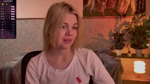 Snapshot of scarletmarney chatting on 05-25-26, 03:23 scarletmarney online show from 05-25-26, 03:23