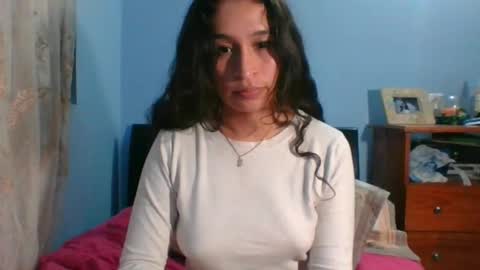 Snapshot of scarletscott_ chatting on 02-15-25, 01:53 Nataly online show from 02-15-25, 01:53