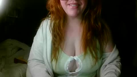 Snapshot of scarletsiren1996 chatting on 04-21-26, 02:48 BabyEmber online show from 04-21-26, 02:48