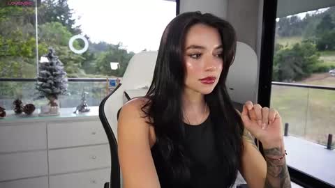 juli online show from 12-18-25, 09:32