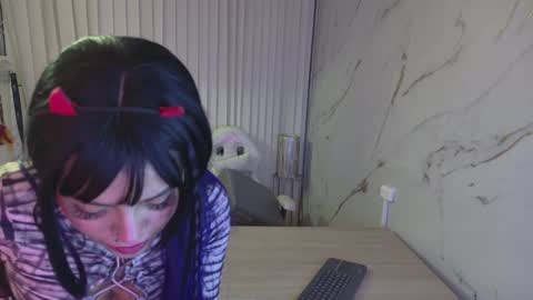 Snapshot of scarlett_collins01 chatting on 01-19-25, 04:12 Scarlett Collins online show from 01-19-25, 04:12