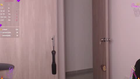 Scarlett Thumb up please help me 100 its important online show from 02-11-26, 01:54