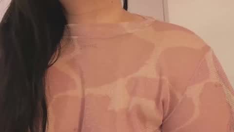 Snapshot of scarlett_grey_1 chatting on 10-16-25, 02:45 Scarlett online show from 10-16-25, 02:45