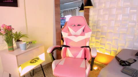 Snapshot of scarlett_kiiss chatting on 02-04-26, 12:00 scarlett_kiiss online show from 02-04-26, 12:00