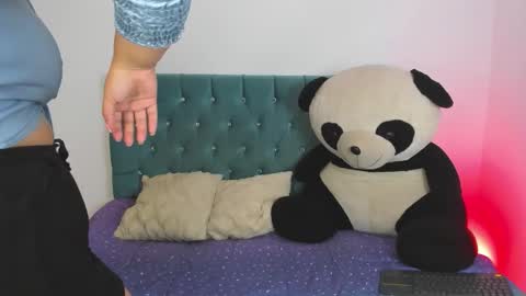 Snapshot of scarlett_lewis2 chatting on 10-02-25, 02:40 SweetScarlett online show from 10-02-25, 02:40