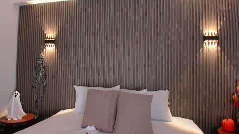 Mon to Sat 545pm to 1030pm col online show from 10-22-25, 11:15