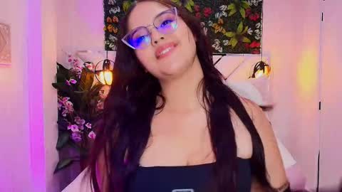 Snapshot of scarlett_montoya chatting on 10-15-25, 11:54 scarlett montoya online show from 10-15-25, 11:54