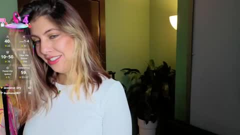 Snapshot of scarlett_moore_ chatting on 05-20-26, 04:57 Scarlett online show from 05-20-26, 04:57