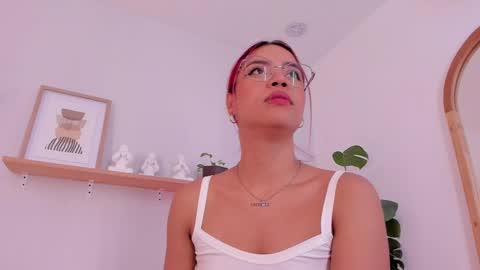 Snapshot of scarlett_morgan_ chatting on 02-20-25, 02:29 Scarlett Morgan online show from 02-20-25, 02:29