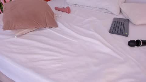 Snapshot of scarlett_morgan_ chatting on 03-01-25, 11:15 Scarlett Morgan online show from 03-01-25, 11:15