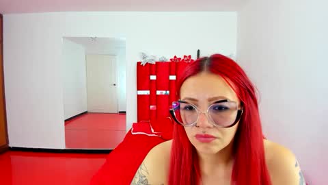 scarlett_red_11 online show from 04-24-26, 04:31