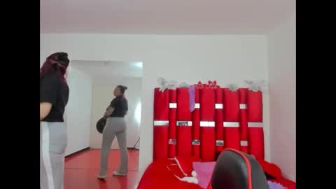 scarlett_red_11 online show from 05-18-26, 04:24