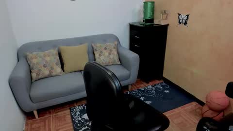 Scarlett sax online show from 11-23-25, 01:49