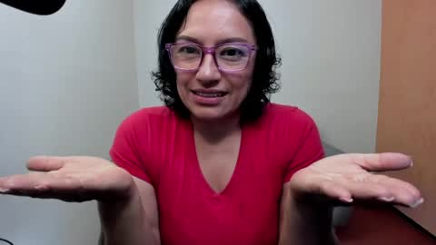 Snapshot of scarlett_sax chatting on 05-21-26, 11:12 Scarlett sax online show from 05-21-26, 11:12