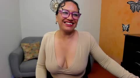 Snapshot of scarlett_sax chatting on 05-23-26, 11:31 Scarlett sax online show from 05-23-26, 11:31
