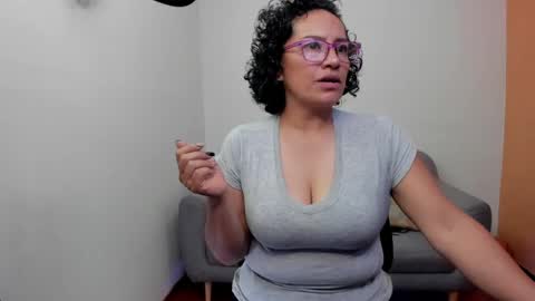 Snapshot of scarlett_sax chatting on 06-03-26, 11:43 Scarlett sax online show from 06-03-26, 11:43