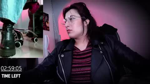Snapshot of scarlett_sen chatting on 06-27-26, 02:01 Mistress Scarlett online show from 06-27-26, 02:01