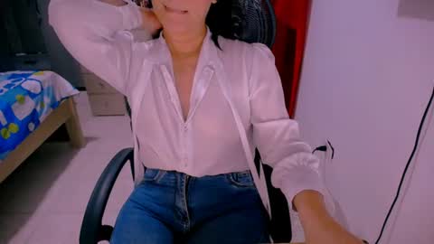 Snapshot of scarlett_sex2 chatting on 07-13-26, 12:35 scarlet online show from 07-13-26, 12:35