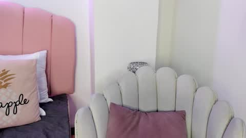 Snapshot of scarlett_smith_3 chatting on 10-28-25, 03:43 scarlett smith 3 online show from 10-28-25, 03:43