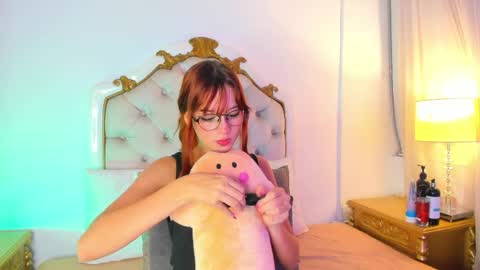 Snapshot of scarlett_smith_3 chatting on 06-06-26, 02:05 scarlett smith 3 online show from 06-06-26, 02:05