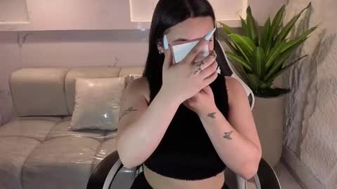 Snapshot of scarlett_smith_tp chatting on 11-11-25, 12:49 Scarlett online show from 11-11-25, 12:49