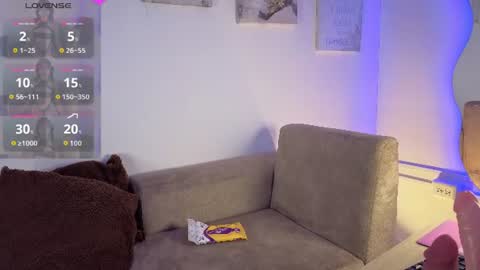 Snapshot of scarlett_walker05 chatting on 06-23-26, 02:04 Scarlett online show from 06-23-26, 02:04