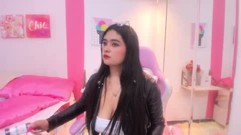 Snapshot of scarlette_15 chatting on 01-23-25, 03:37 Scarlette online show from 01-23-25, 03:37