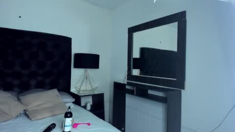 Snapshot of scarlette_15 chatting on 03-08-25, 01:47 Scarlette online show from 03-08-25, 01:47