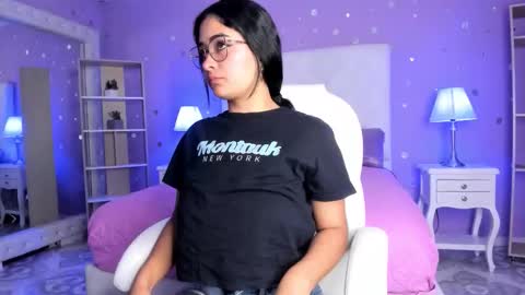 Snapshot of scarlette_15 chatting on 09-30-25, 03:22 Scarlette online show from 09-30-25, 03:22