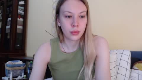 Snapshot of scarlettford chatting on 02-20-25, 04:14 Scarlett online show from 02-20-25, 04:14
