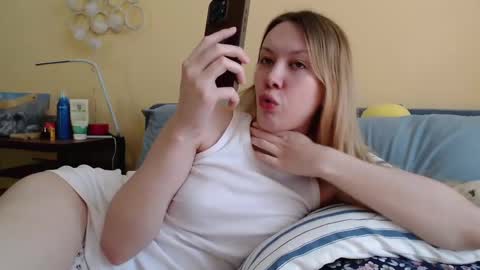 Snapshot of scarlettford chatting on 02-27-25, 01:38 Scarlett online show from 02-27-25, 01:38