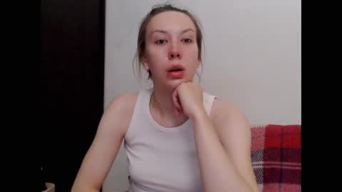 Snapshot of scarlettford chatting on 10-19-25, 05:13 Scarlett online show from 10-19-25, 05:13