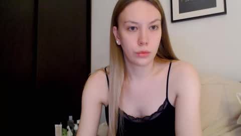 Snapshot of scarlettford chatting on 11-27-25, 01:35 Scarlett online show from 11-27-25, 01:35