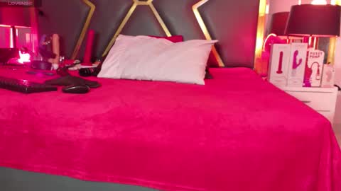 Scarlett Hot online show from 10-30-25, 01:01