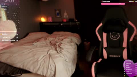 Snapshot of scarlettlovebaby chatting on 01-10-25, 08:40 Scarlett Your petite pet online show from 01-10-25, 08:40