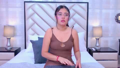 Snapshot of scarlettpetrovaa chatting on 11-17-25, 11:38 Scarlett Petrova online show from 11-17-25, 11:38
