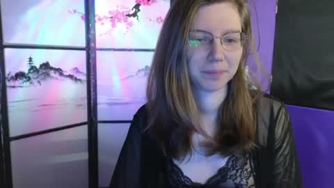 Snapshot of scarlettsrose chatting on 06-25-26, 09:14 Scarlett online show from 06-25-26, 09:14