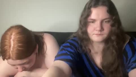 Snapshot of scarletttsinner chatting on 10-15-25, 11:27 scarletttsinner online show from 10-15-25, 11:27